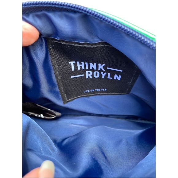 THINK ROYLN Green Quilted Wristlet with Glossy Finish - Picture 4 of 4